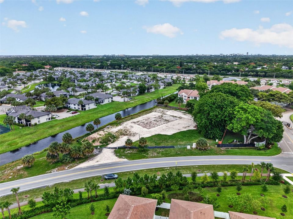 For Sale: $3,200,000 (1.27 acres)