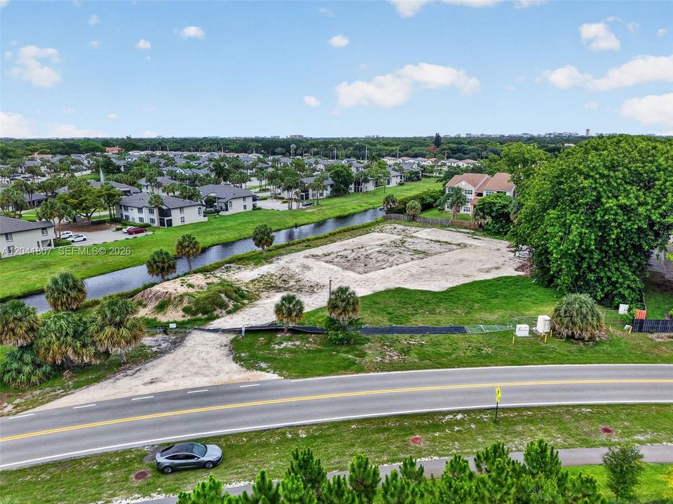 For Sale: $3,200,000 (1.27 acres)