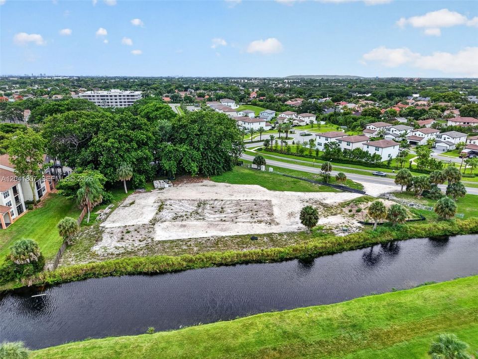 For Sale: $3,200,000 (1.27 acres)