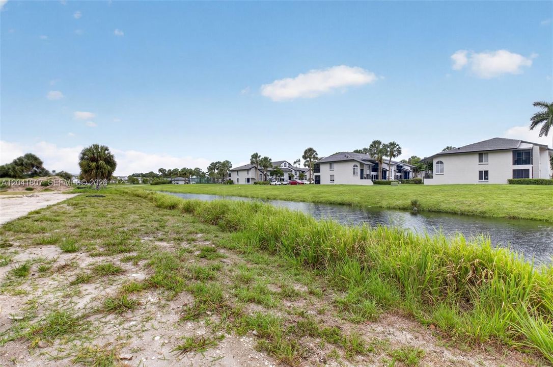 For Sale: $3,200,000 (1.27 acres)