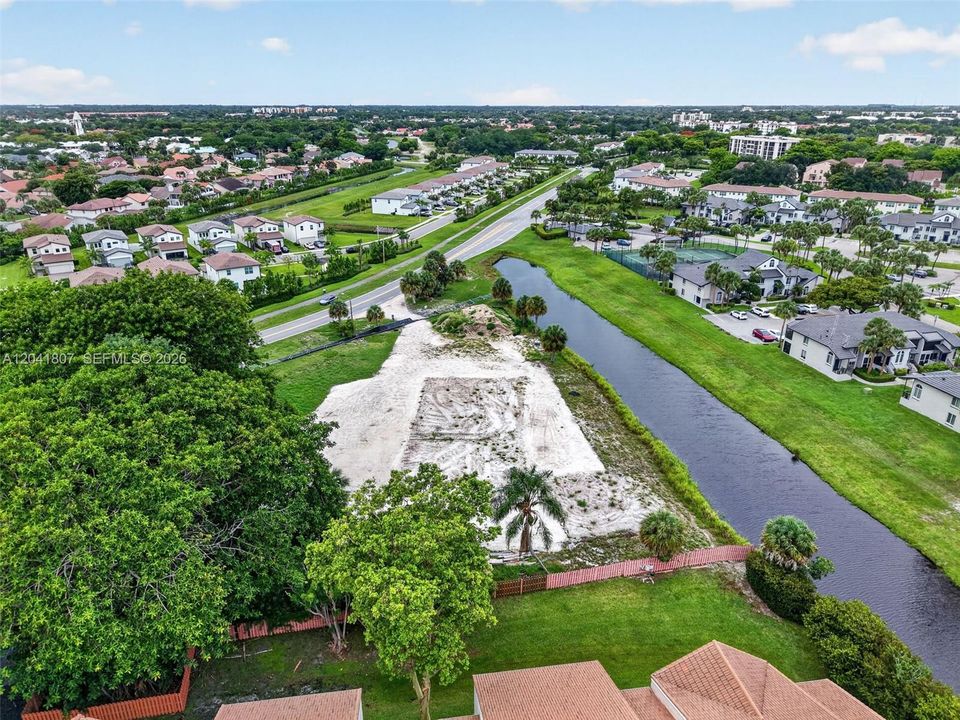 For Sale: $3,200,000 (1.27 acres)