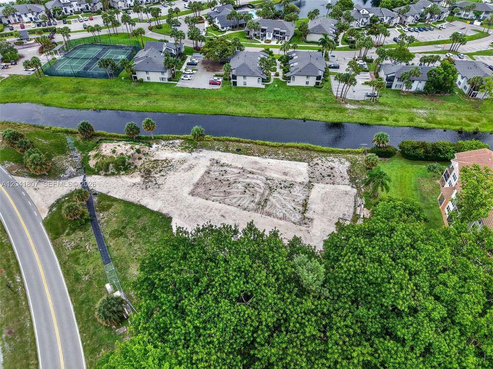 For Sale: $3,200,000 (1.27 acres)