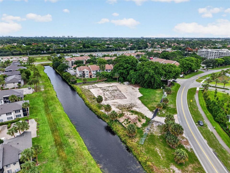 For Sale: $3,200,000 (1.27 acres)