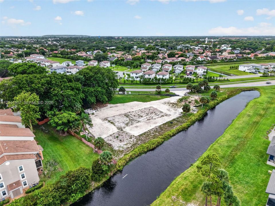 For Sale: $3,200,000 (1.27 acres)