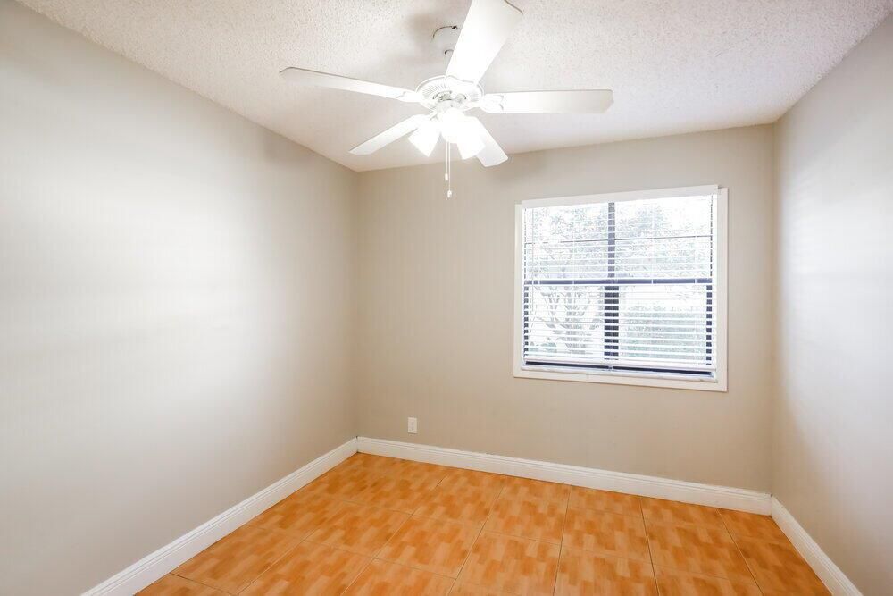 14-Bedroom_20260609220609-lg