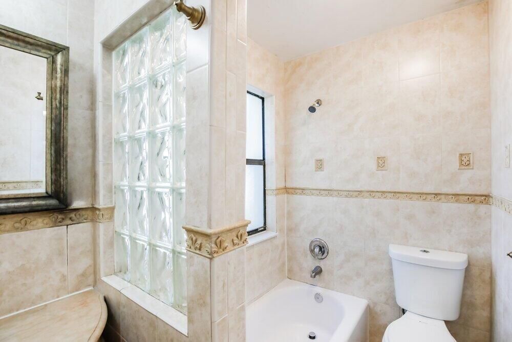 15-Bathroom_20260609220618-lg