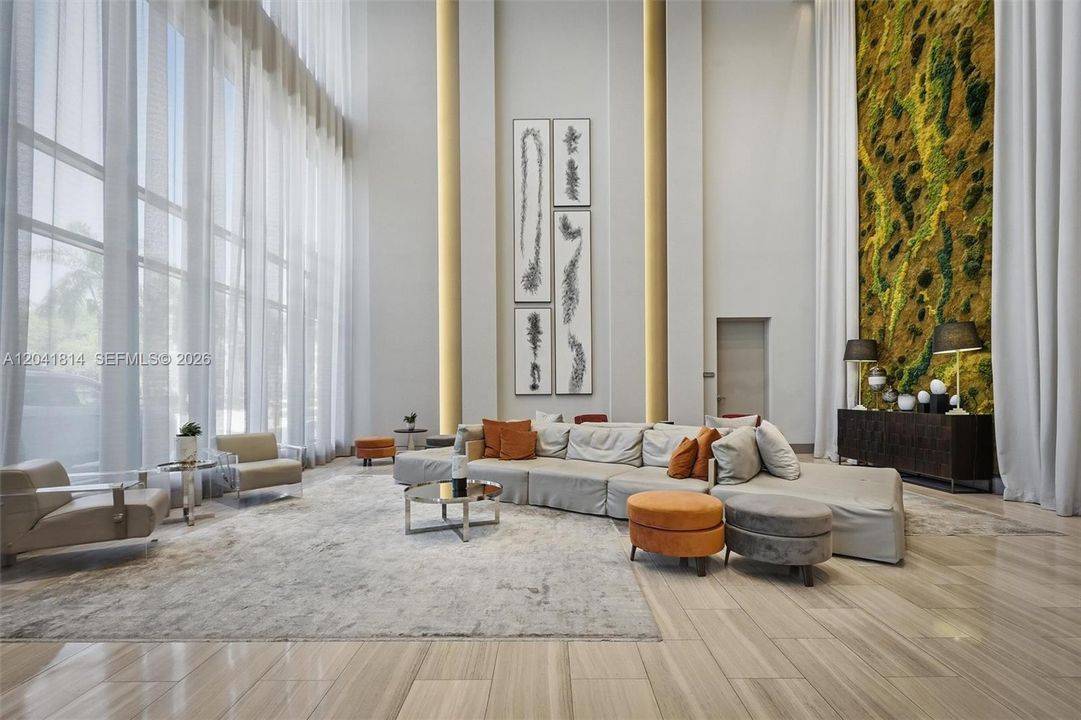 For Sale: $575,000 (2 beds, 2 baths, 1016 Square Feet)
