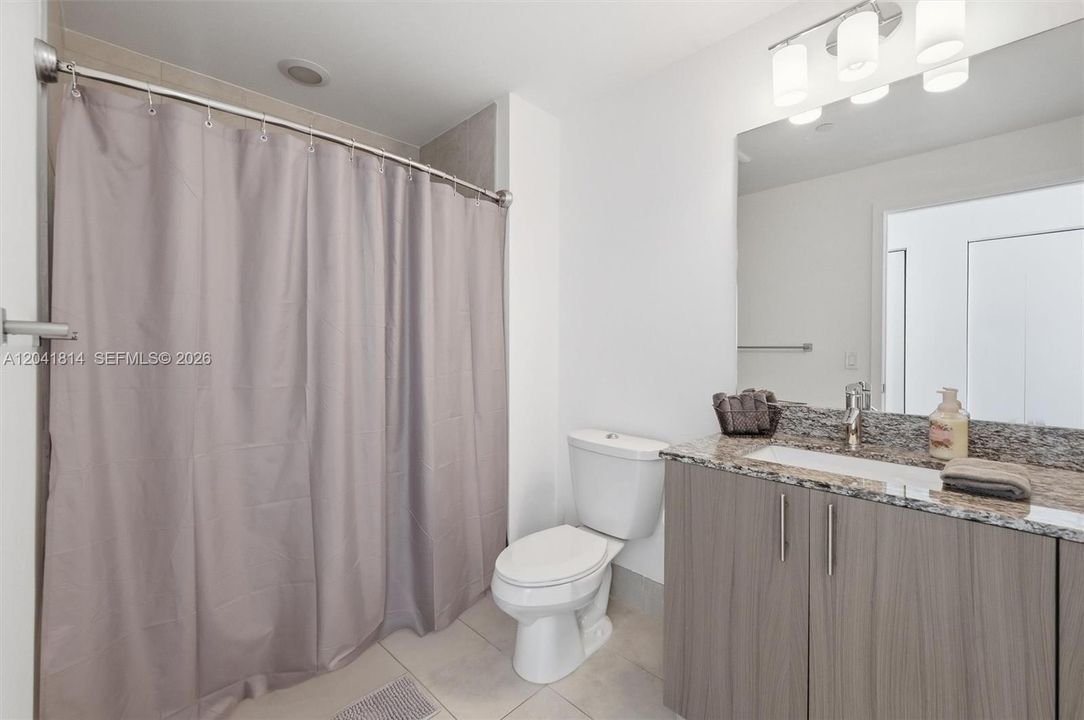 For Sale: $575,000 (2 beds, 2 baths, 1016 Square Feet)