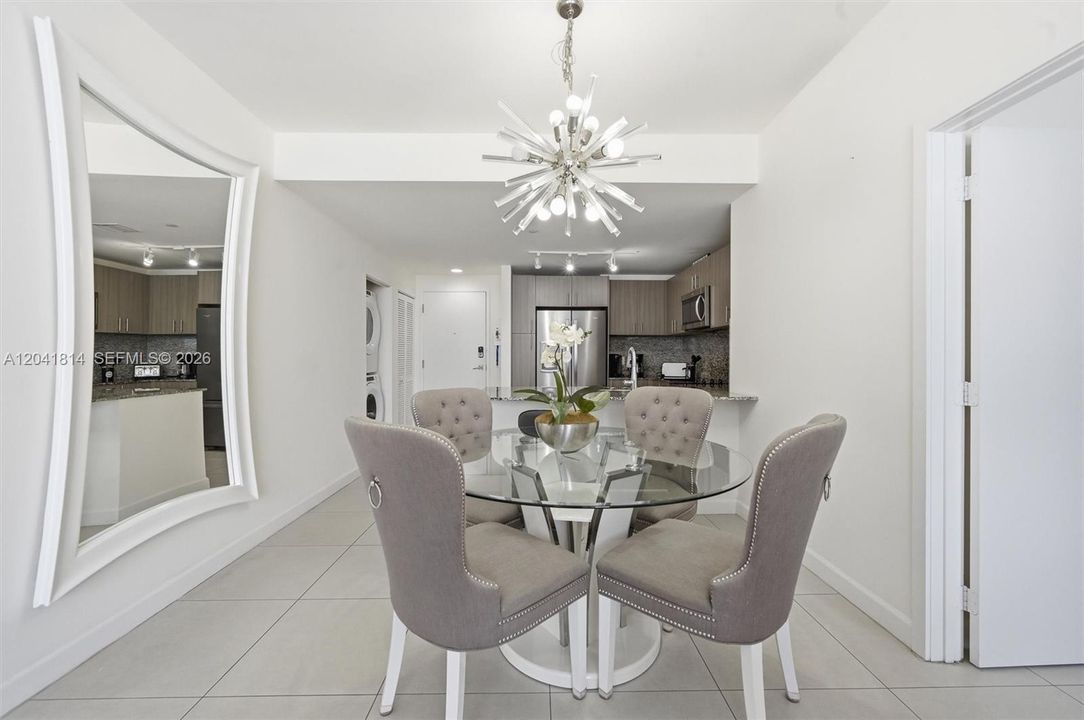 For Sale: $575,000 (2 beds, 2 baths, 1016 Square Feet)