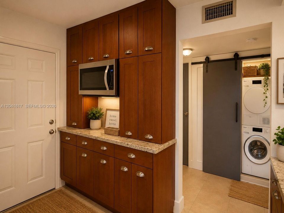 For Sale: $265,000 (2 beds, 2 baths, 1140 Square Feet)