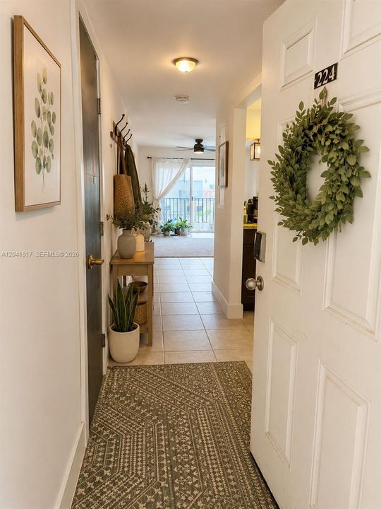 For Sale: $265,000 (2 beds, 2 baths, 1140 Square Feet)