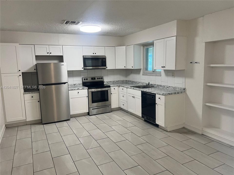 En Renta: $1,995 (2 camas, 1 baños, 2920 Pies cuadrados)