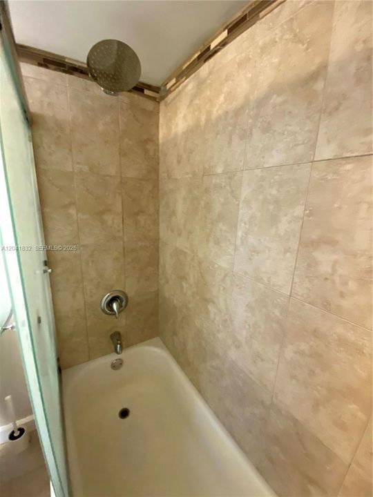 В аренду: $2,000 (1 спален, 1 ванн, 838 Квадратных фут)