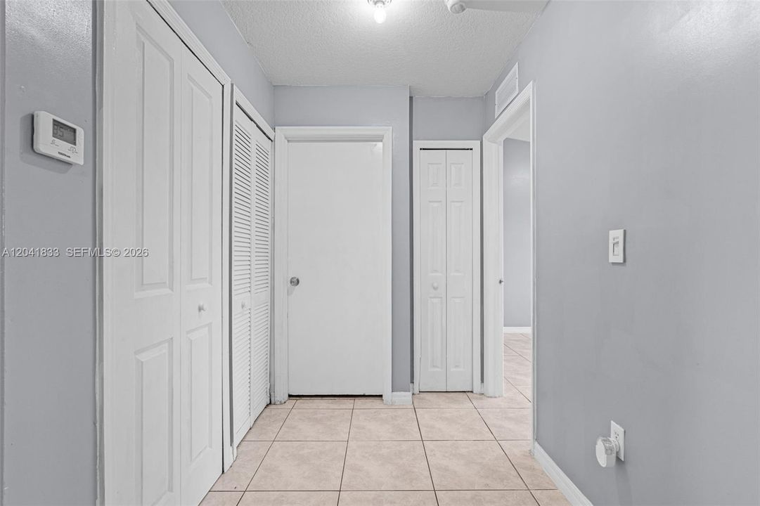For Rent: $2,000 (3 beds, 2 baths, 1024 Square Feet)