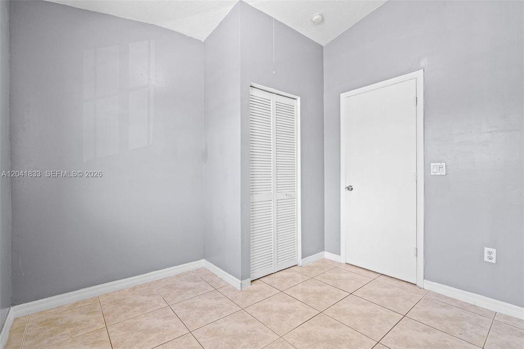 For Rent: $2,000 (3 beds, 2 baths, 1024 Square Feet)