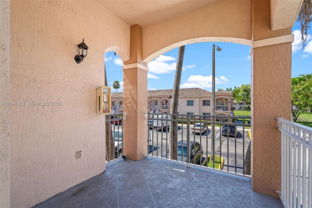 For Rent: $2,000 (3 beds, 2 baths, 1024 Square Feet)