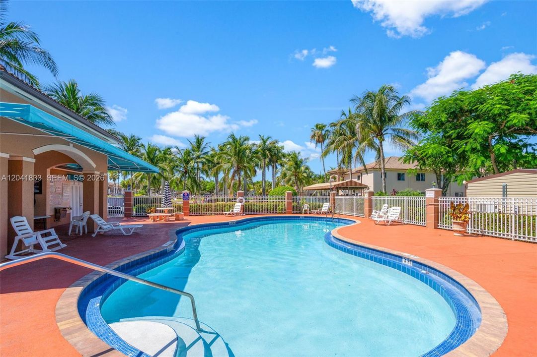 For Rent: $2,000 (3 beds, 2 baths, 1024 Square Feet)