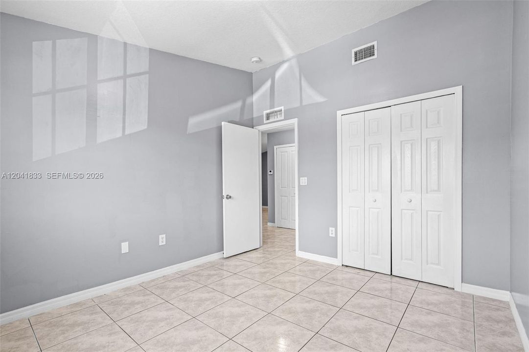 For Rent: $2,000 (3 beds, 2 baths, 1024 Square Feet)