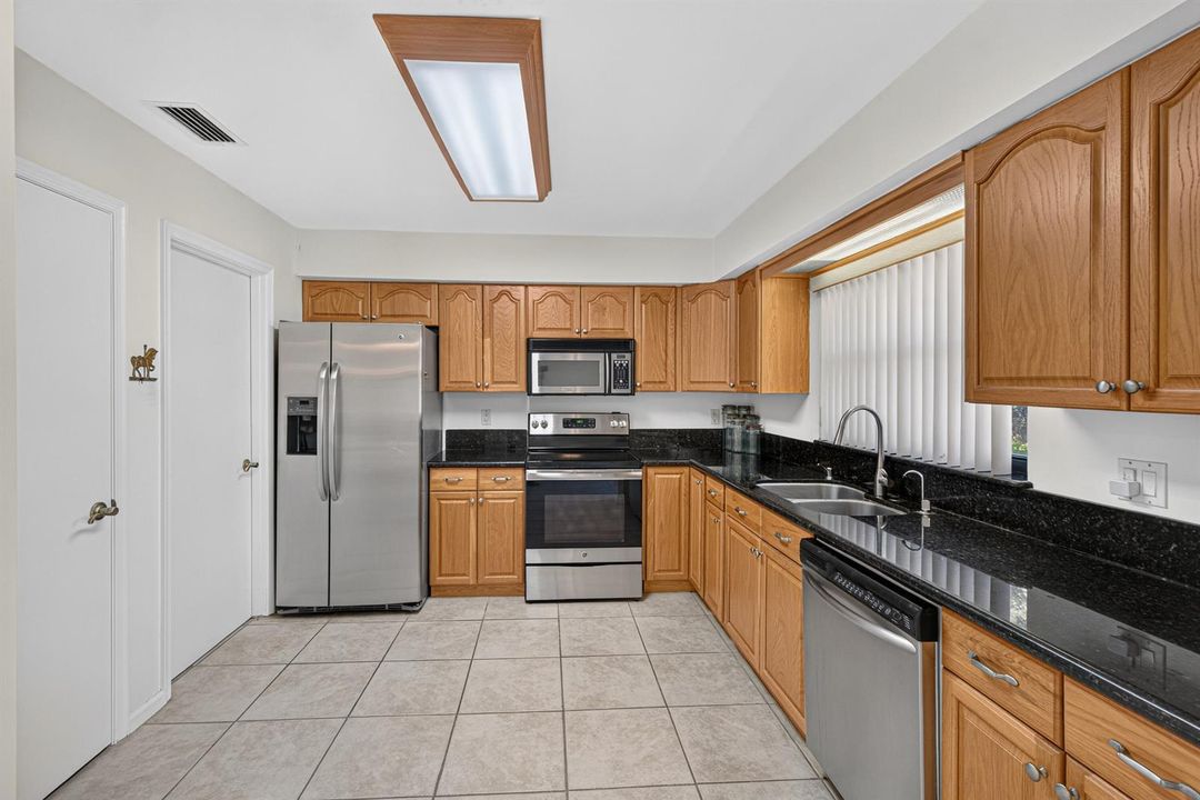 012-9925FrangipaniTreeWay-B-BoyntonBeach