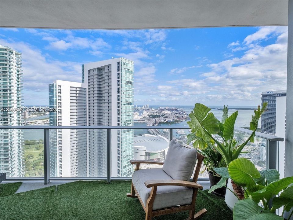For Rent: $8,000 (2 beds, 3 baths, 1753 Square Feet)