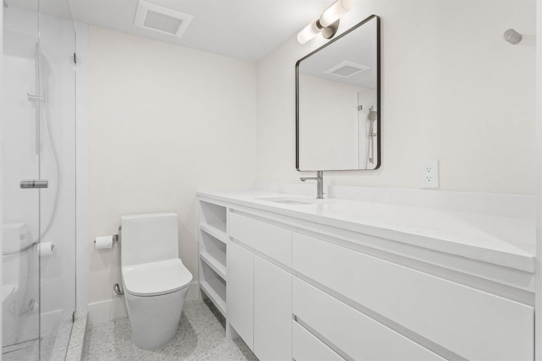 Guest restroom 2