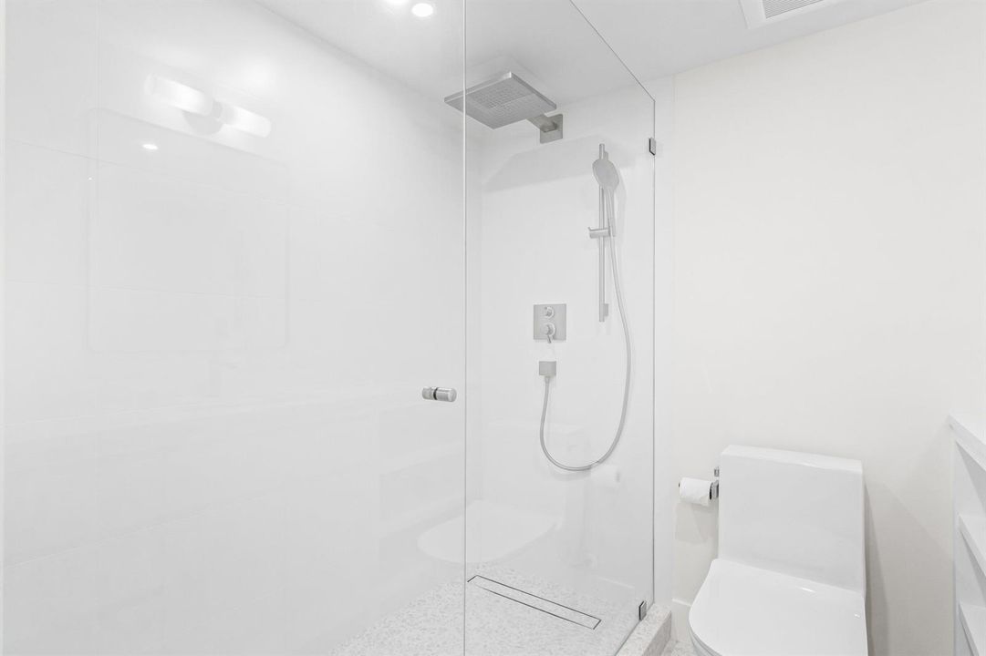 021-11223PondViewDrive-A103-Wellington-F