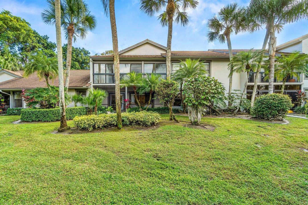 038-11223PondViewDrive-A103-Wellington-F