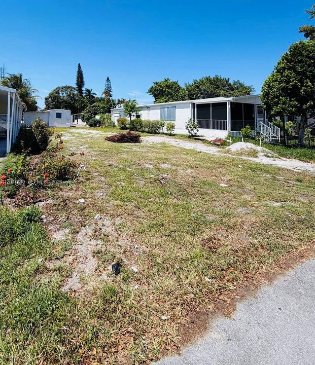 En Venta: $145,000 (0.09 acres)