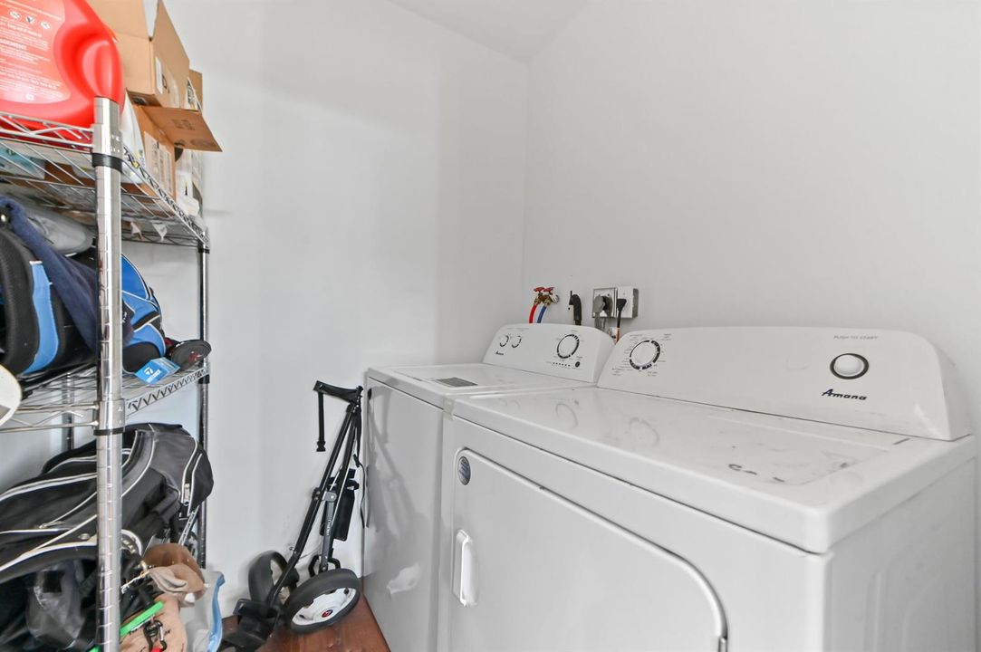 22 laundry room 01
