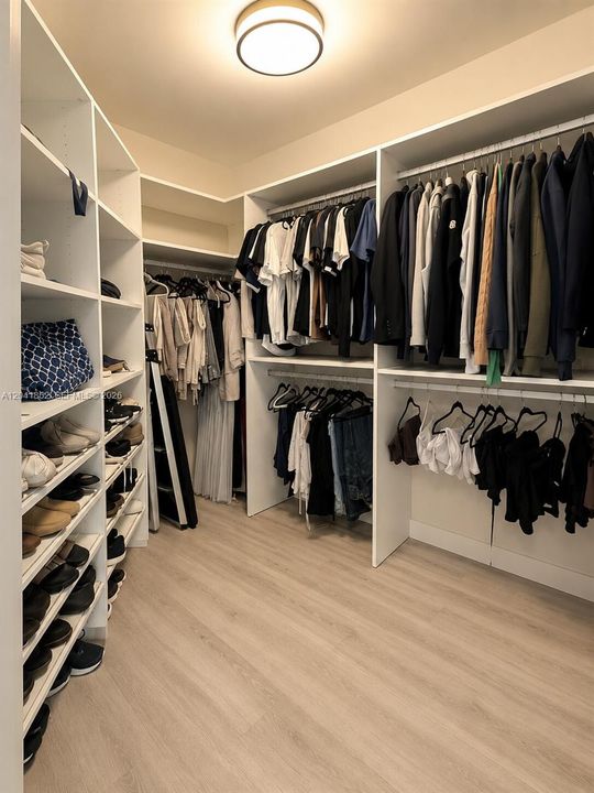В аренду: $4,200 (2 спален, 2 ванн, 1430 Квадратных фут)