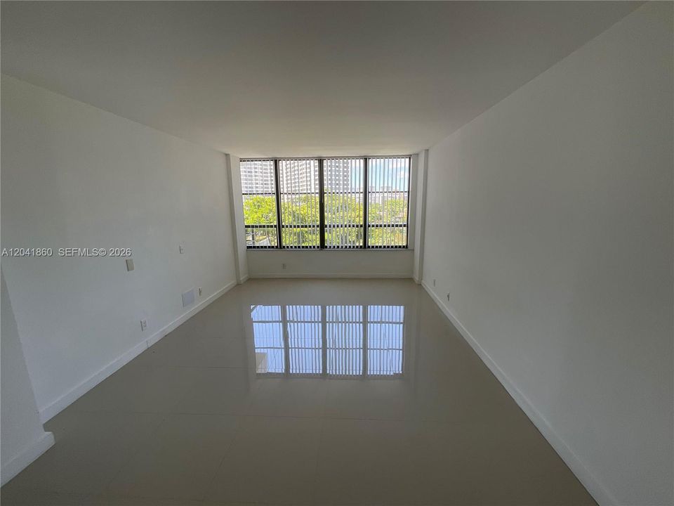For Rent: $2,450 (2 beds, 2 baths, 1040 Square Feet)
