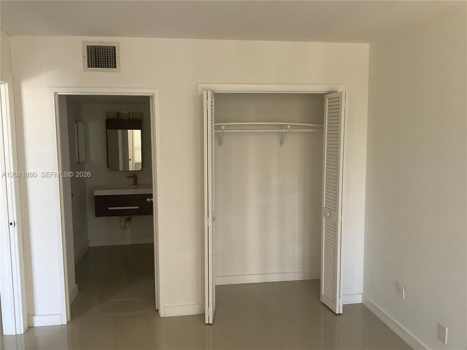 For Rent: $2,450 (2 beds, 2 baths, 1040 Square Feet)