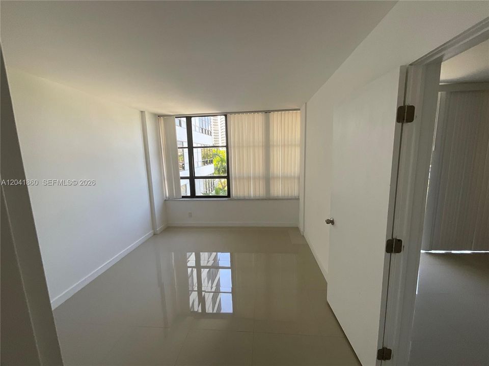 For Rent: $2,450 (2 beds, 2 baths, 1040 Square Feet)