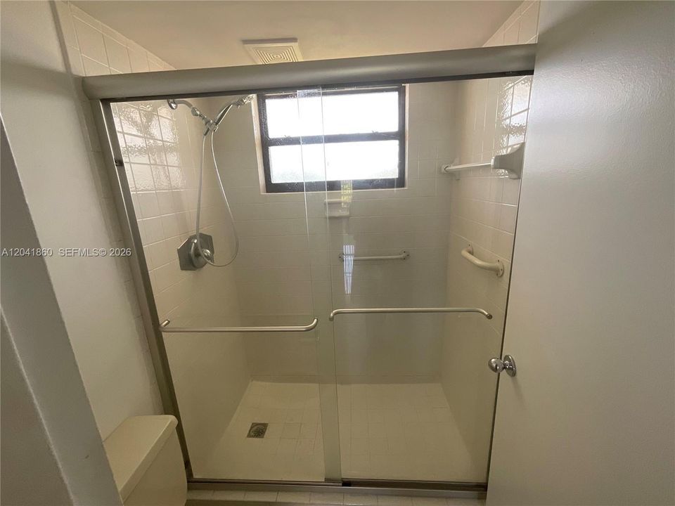 For Rent: $2,450 (2 beds, 2 baths, 1040 Square Feet)