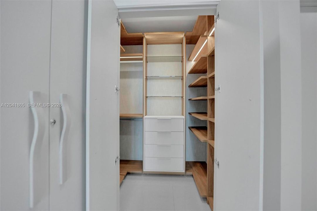En Venta: $1,555,000 (2 camas, 2 baños, 1404 Pies cuadrados)
