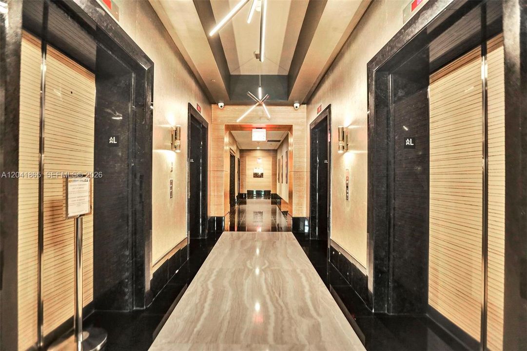 En Venta: $1,555,000 (2 camas, 2 baños, 1404 Pies cuadrados)