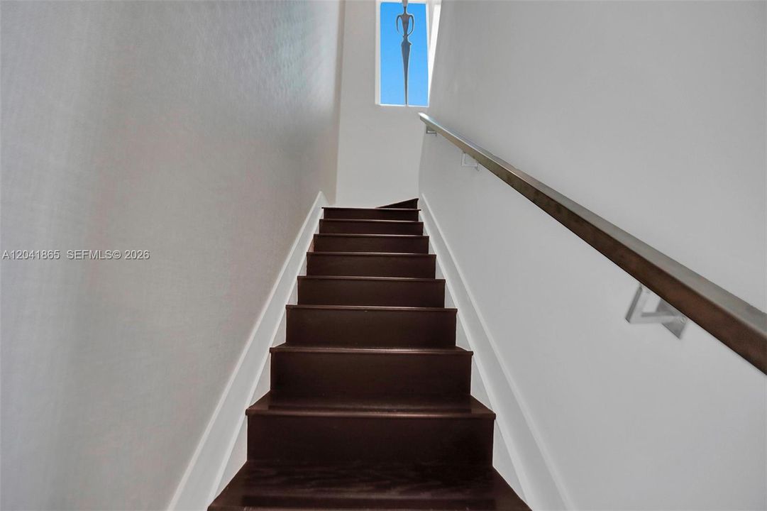 En Venta: $1,555,000 (2 camas, 2 baños, 1404 Pies cuadrados)