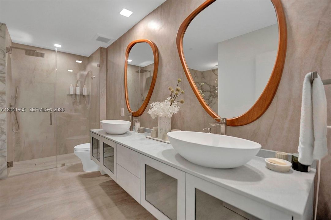 En Venta: $1,555,000 (2 camas, 2 baños, 1404 Pies cuadrados)