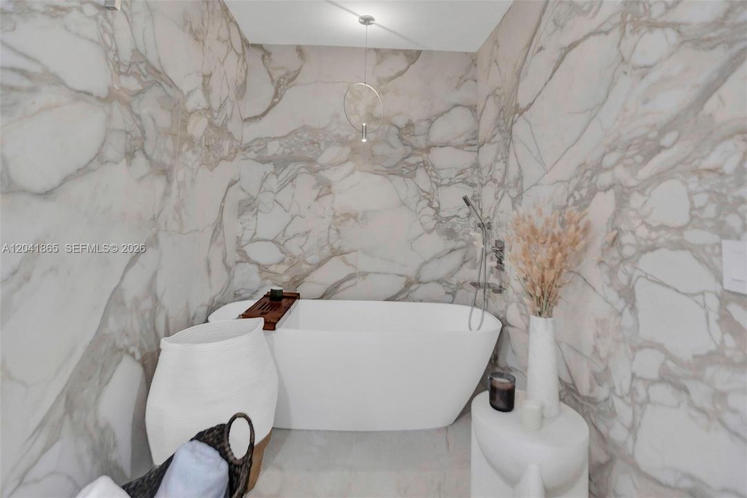 En Venta: $1,555,000 (2 camas, 2 baños, 1404 Pies cuadrados)