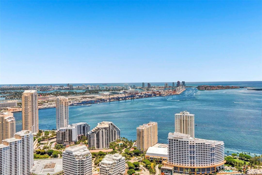En Venta: $1,555,000 (2 camas, 2 baños, 1404 Pies cuadrados)