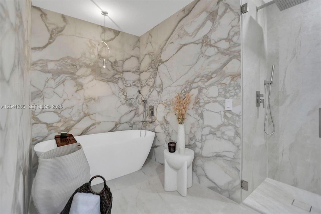 En Venta: $1,555,000 (2 camas, 2 baños, 1404 Pies cuadrados)