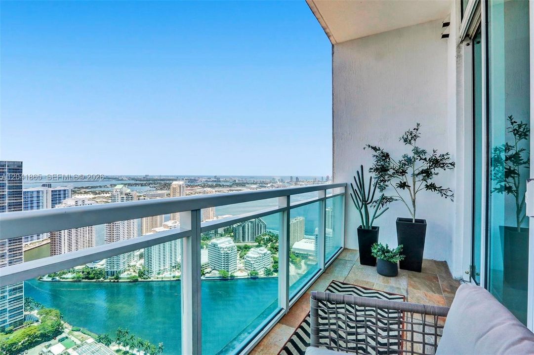 En Venta: $1,555,000 (2 camas, 2 baños, 1404 Pies cuadrados)