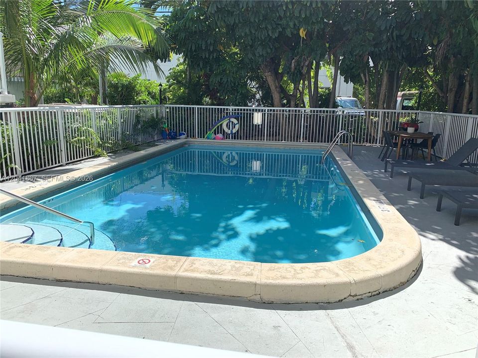 For Rent: $2,850 (2 beds, 1 baths, 18300 Square Feet)