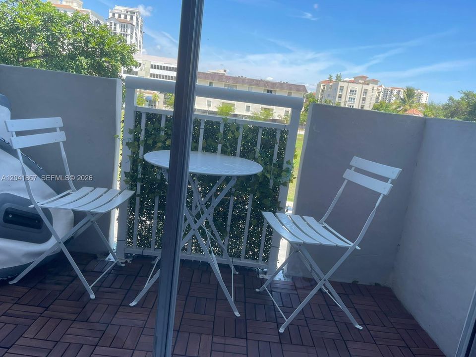 For Rent: $2,850 (2 beds, 1 baths, 18300 Square Feet)