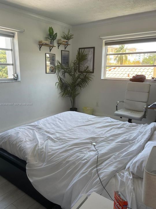 For Rent: $2,850 (2 beds, 1 baths, 18300 Square Feet)
