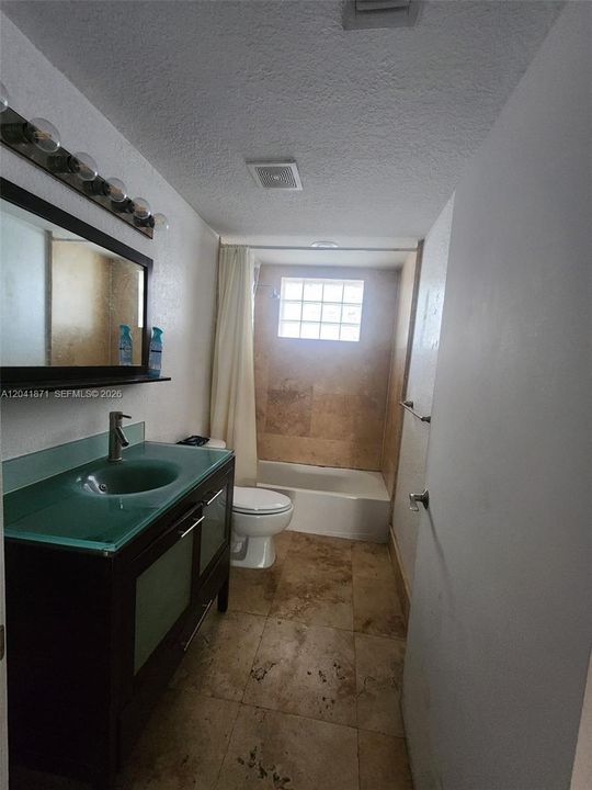 В аренду: $2,250 (1 спален, 1 ванн, 750 Квадратных фут)