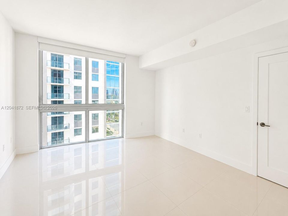 В аренду: $4,100 (2 спален, 2 ванн, 1124 Квадратных фут)