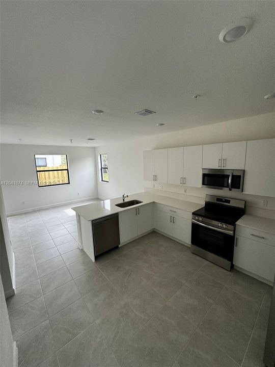 For Rent: $4,500 (4 beds, 2 baths, 1888 Square Feet)