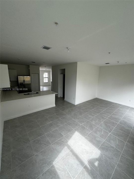 For Rent: $4,500 (4 beds, 2 baths, 1888 Square Feet)