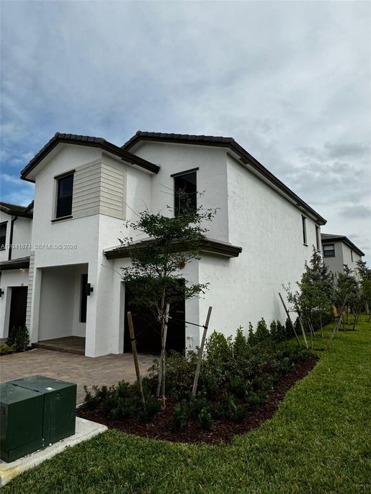 For Rent: $4,500 (4 beds, 2 baths, 1888 Square Feet)